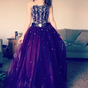NWOT gorgeous poofy prom dress - never used
